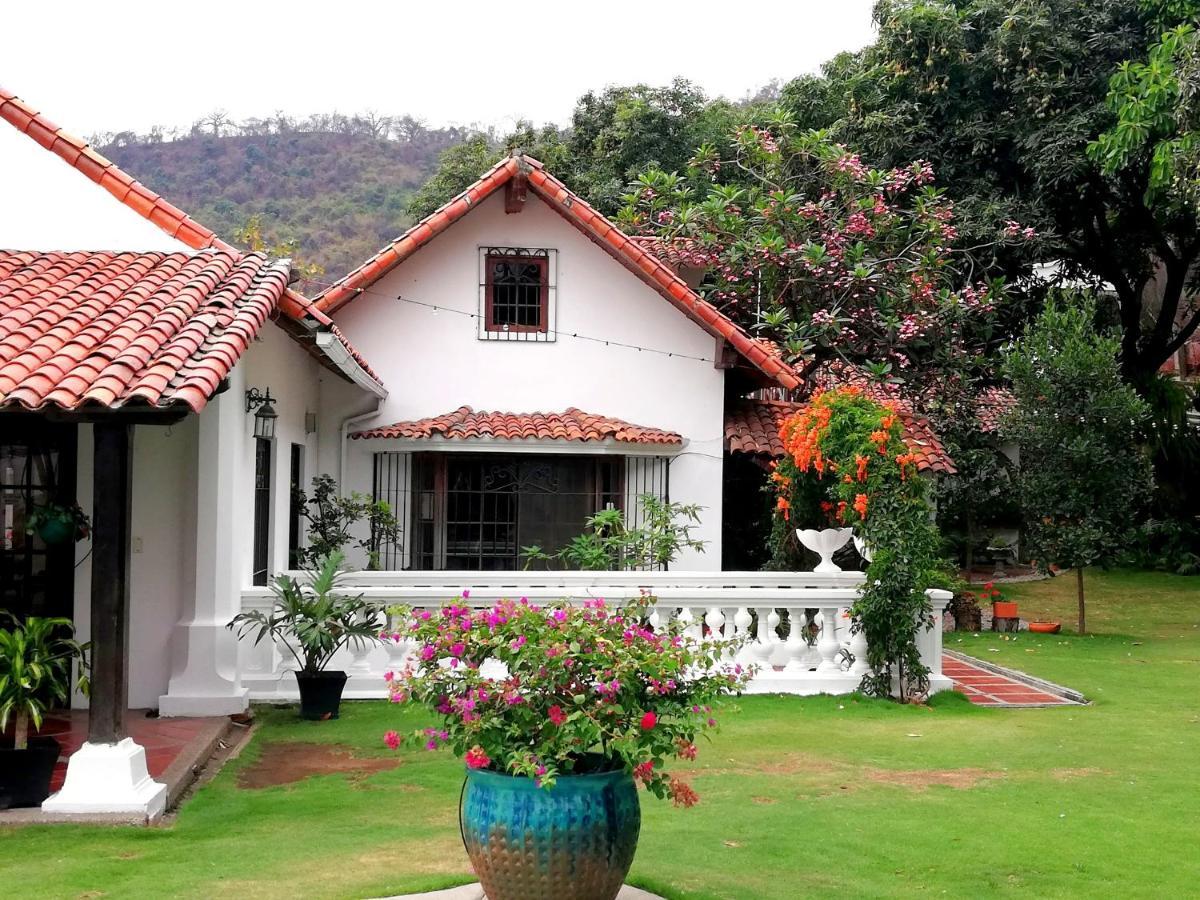 Iguanazu Bed & Breakfast 과야킬 외부 사진